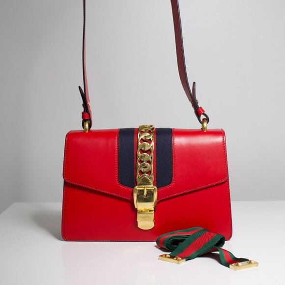 Gucci Hibiscus Red Sylvie Small Shoulder Bag - Picture 3 of 16